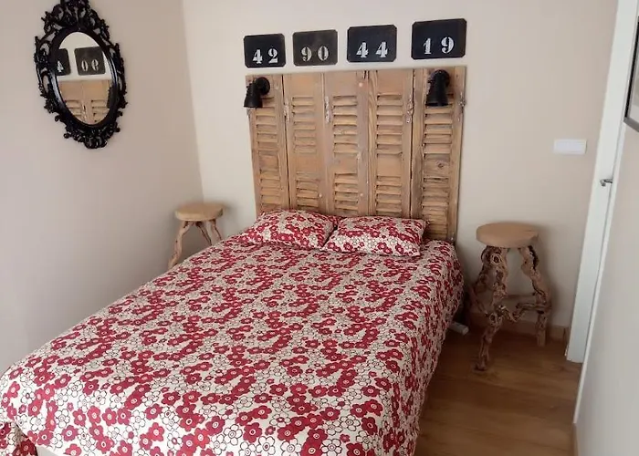 Nora Velha T1 דירה